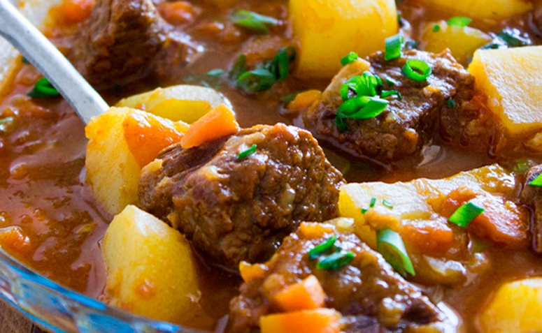 carne de panela com batatas